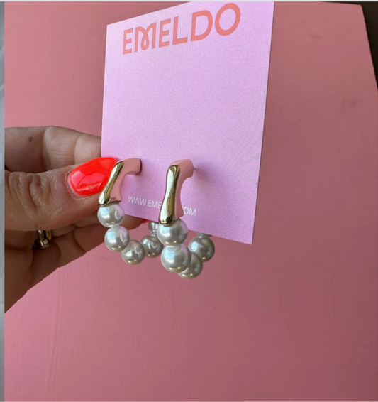 Pre-order Sally pearl hoops