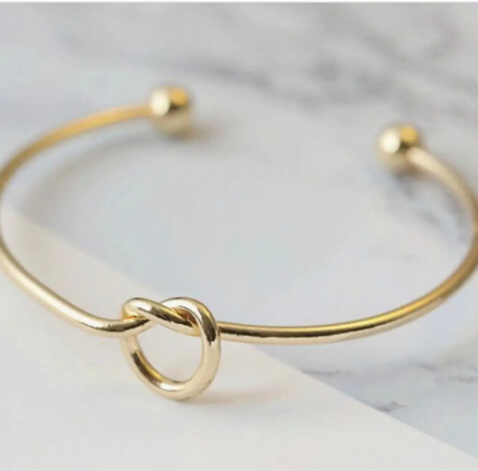 PRE-ORDER Gold knot bangle